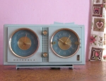 Turquoise Vintage 50s/60s Motorola Radio/Alarm Clock 03.jpg