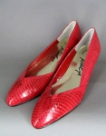 Sleek Vintage 80s Red Snakeskin Pumps 04.jpg